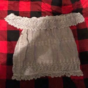 American Eagle off the shoulder shirt size M